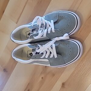 Women's Vans Size 7.5